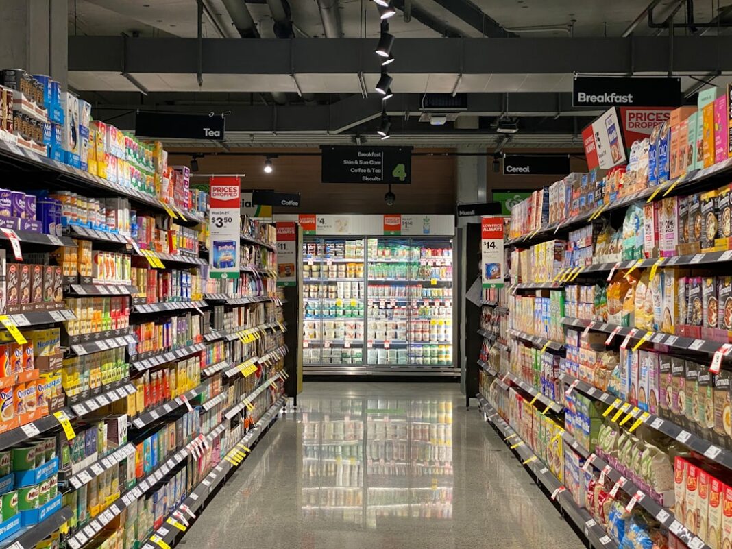 Kaufland超市零售货架与商品