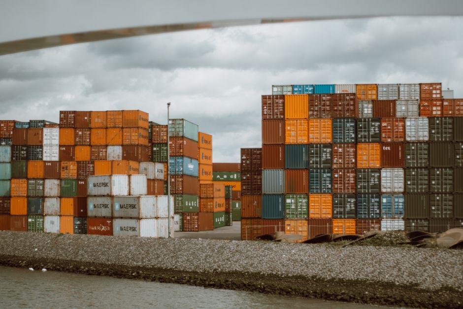 pexels-33966525-eori-customs-declarant-product-identifier-official-resources-ecommerce-20260825 跨境卖家整理EORI号码申报人和欧盟商品标识官方资料