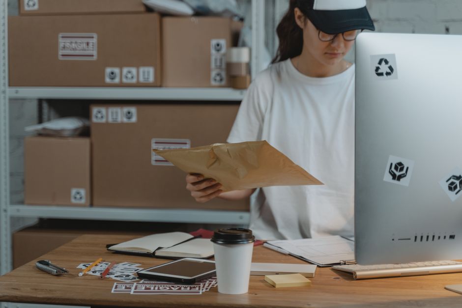 pexels-6170188-bol-seller-registration-company-sepa-first-100-orders-guide-20260825 跨境卖家准备Bol平台公司资料SEPA账户和首批订单