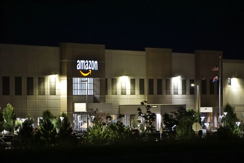 pexels-12820603-amazon-europe-q4-2026-inbound-deadline-stock-arrival 欧洲卖家倒排Q4库存到仓与促销时间