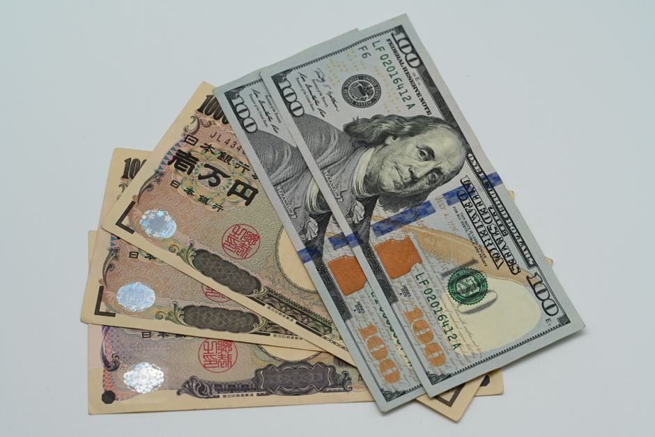 pexels-29916107-worldfirst-store-currency-fee-reconciliation-guide 德国电商财务核对店铺、币种、费用和银行净额
