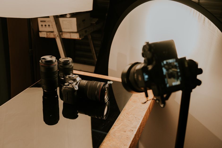 pexels-18880006-midjourney-ai-scene-images-eu-evidence-product-mismatch 网一前用 Midjourney 生成场景图并与实物对照留证